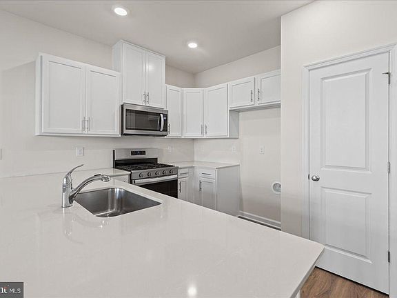 5th image of 3 Whaler Dr
