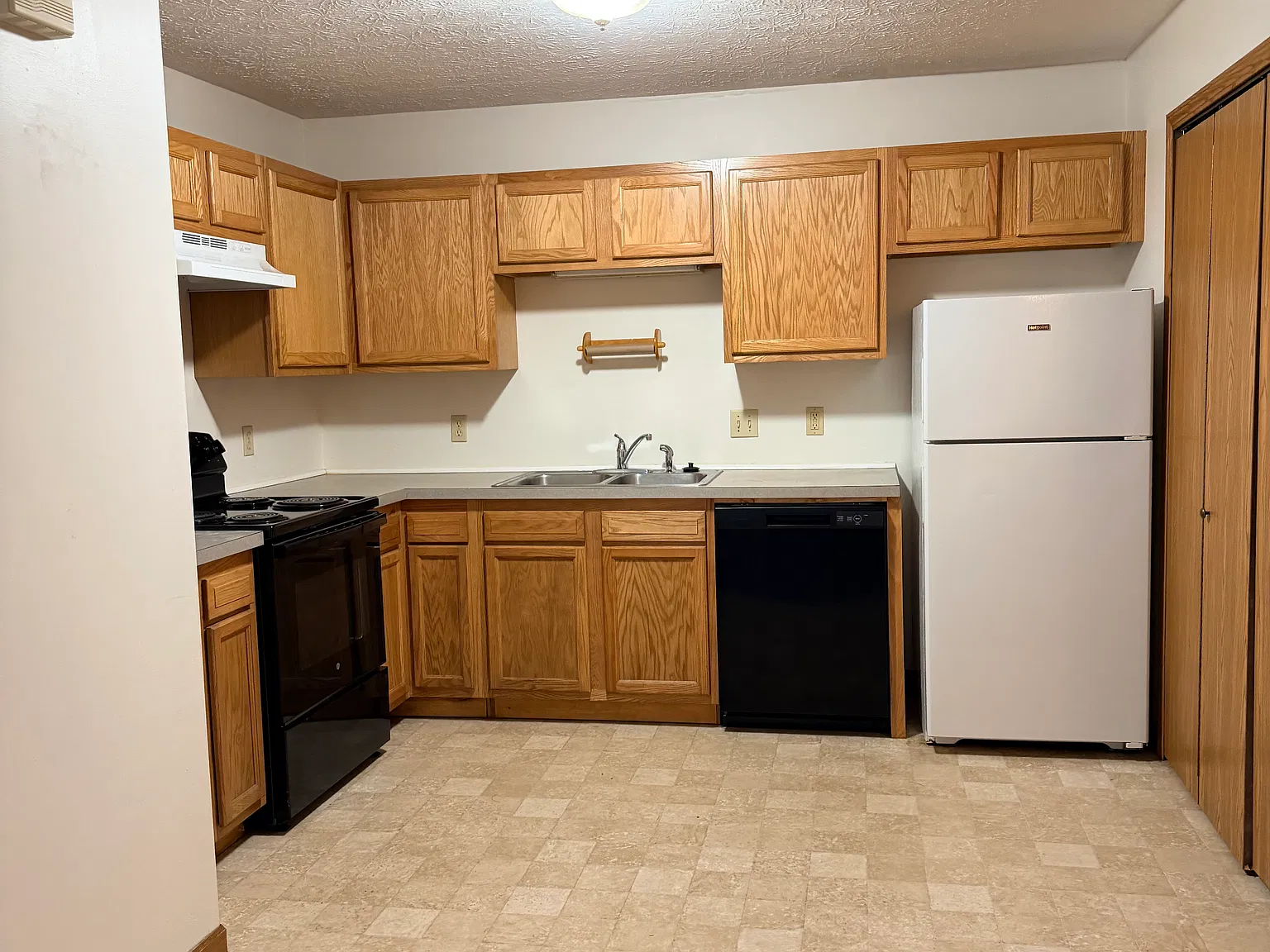 1 bed, $825 — Photo 2