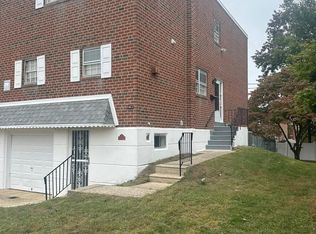 369 Larkspur St, Philadelphia, PA 19116