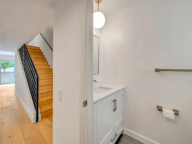 4424 Coldwater Canyon Ave #3 — Photo 22