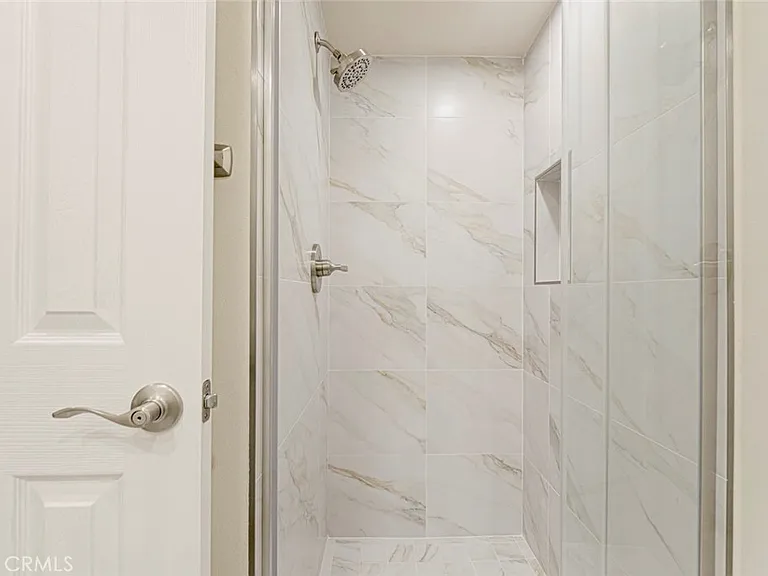 7409 Woodman Ave — Photo 11