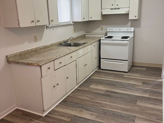 3rd image of 434 E 9th St