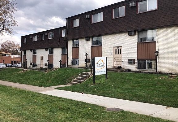3rd image of 4654 Burkhardt Ave APT D