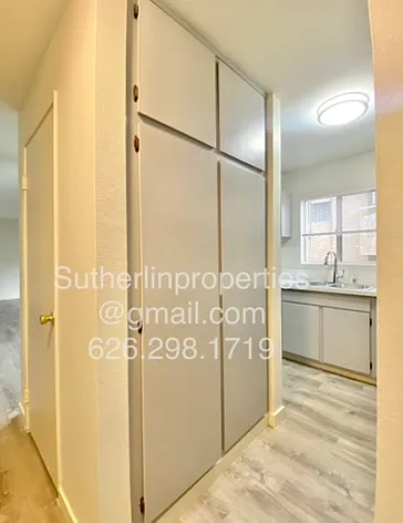 1425 E Orange Grove — Photo 18