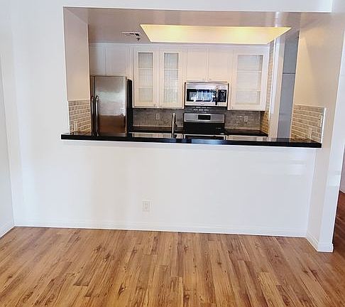 4th image of 1031 N Crescent Heights Blvd APT 1D