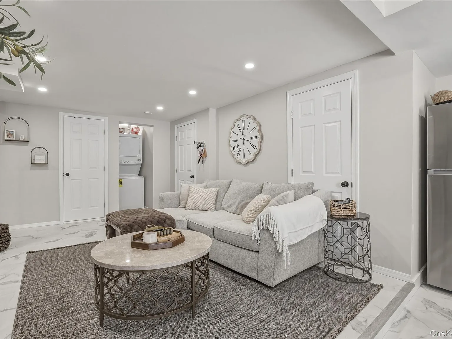 150 N Delaware Ave — Photo 1