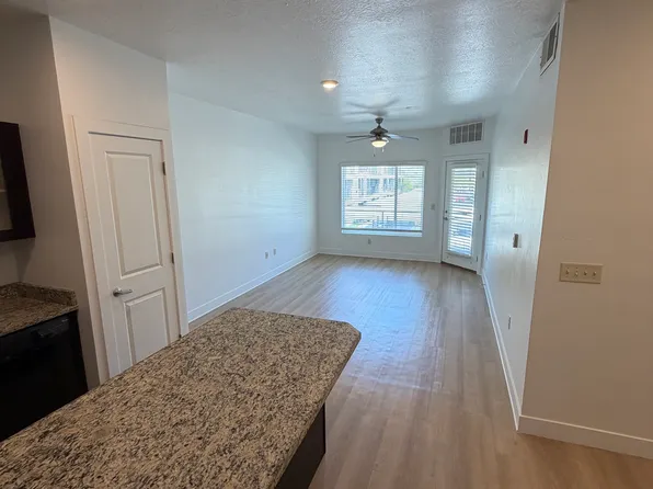 1142 W 200 N, Centerville, UT
