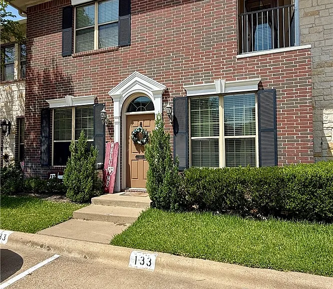 133 Forest Dr — Photo 1
