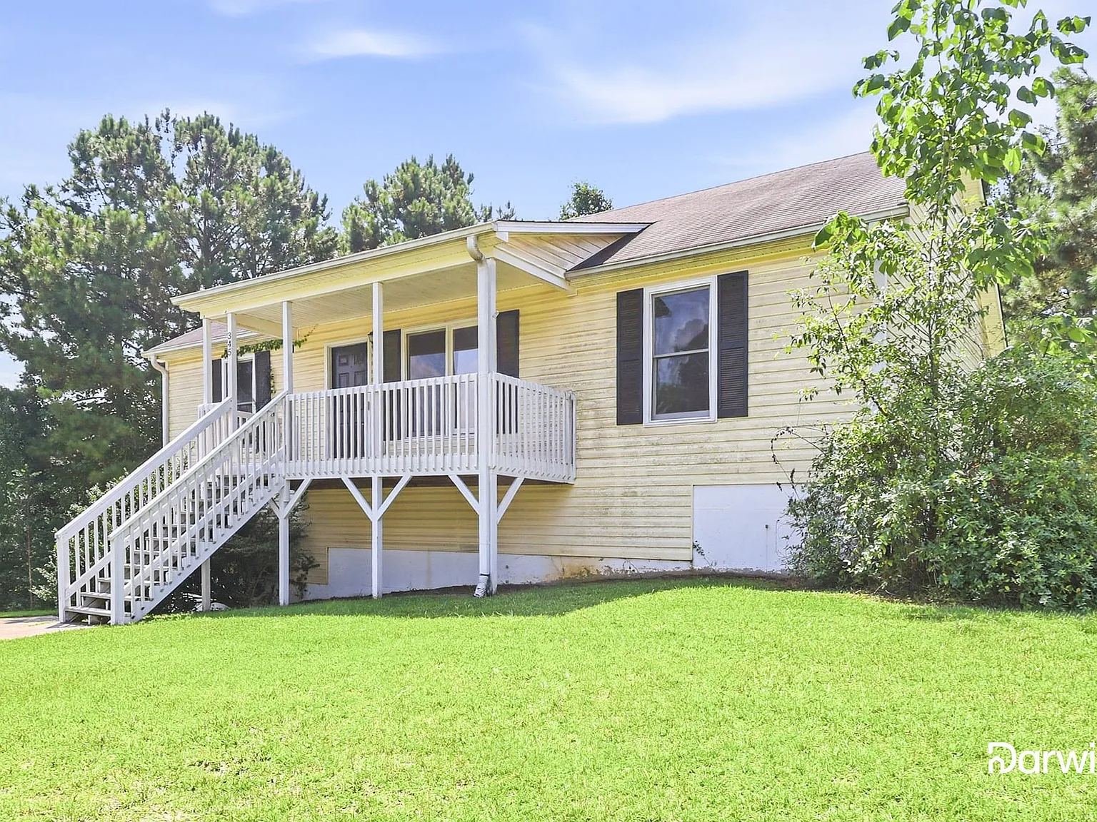 3 bed, 2.0 bath, 1092 sqft, $2,095 — Photo 2