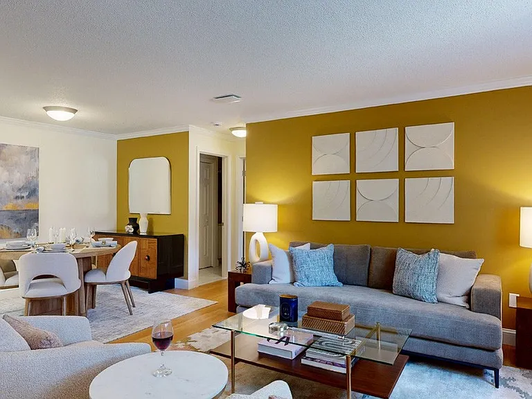 Village Green Apartments — Photo 1