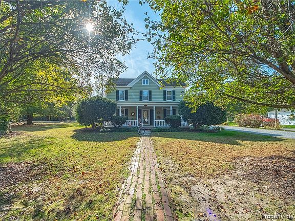 5th image of 377 King Carter Dr