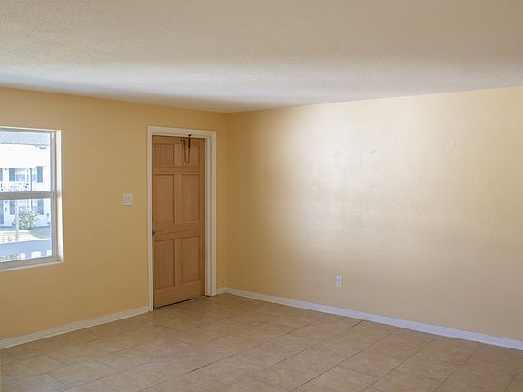 3rd image of 1800 S Palmetto Ave APT 107