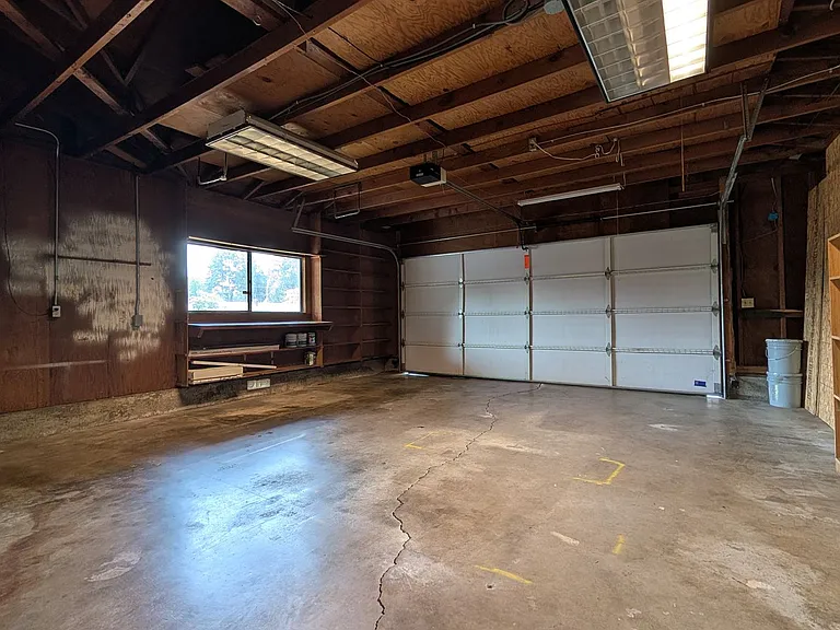 2425 Leyton Ln — Photo 27
