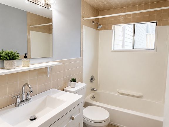 5th image of 55 South St APT 3