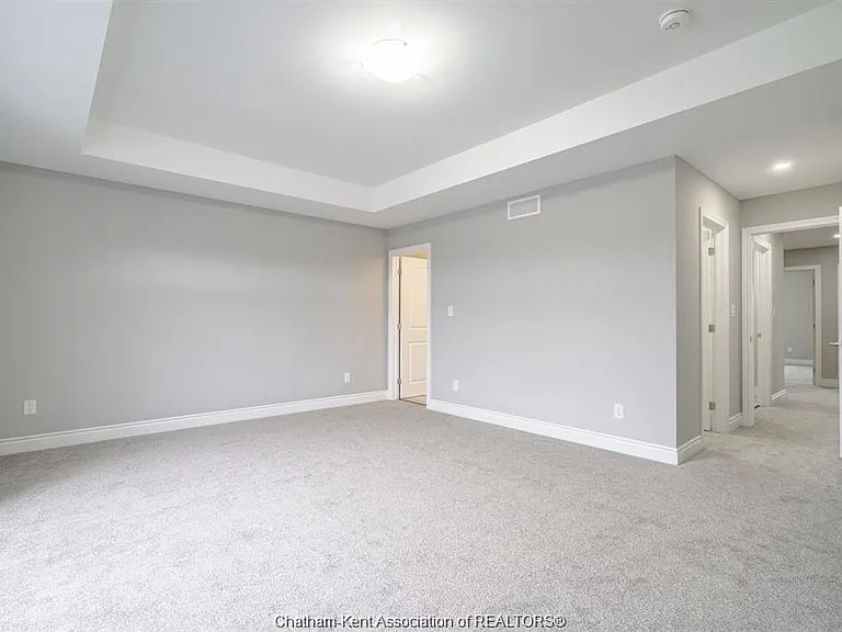 32 Betty Ct — Photo 7