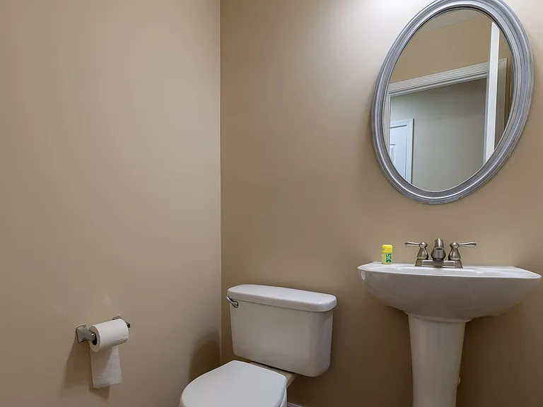 700 Keyes Dr — Photo 23