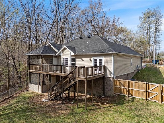 4th image of 4 Boxford Ln