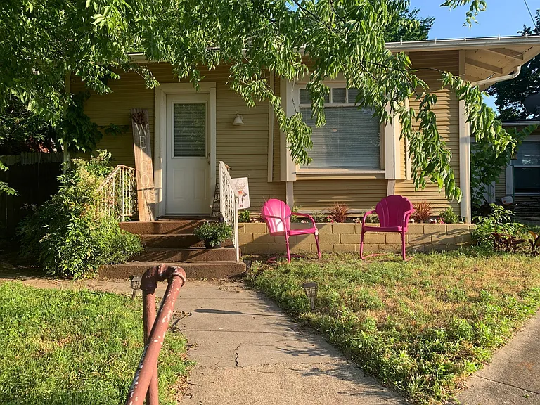 214 1/2 E Josephine Ave — Photo 2