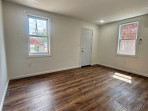 5th image of 1921 E 33rd St