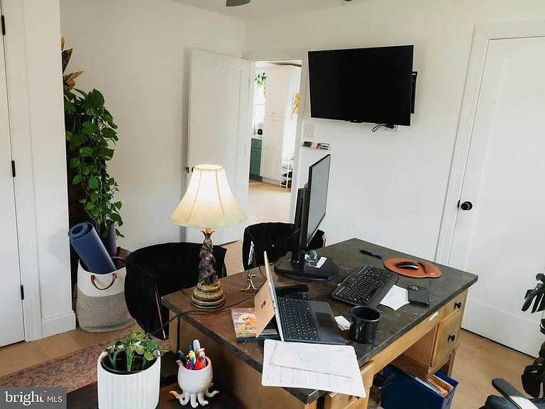 70 Sartori Ave — Photo 37