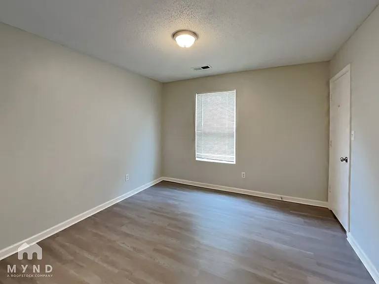 4828 Royal Run Dr — Photo 16