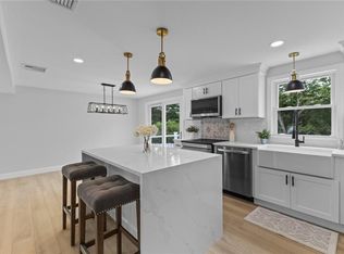 401 Sampan Ave, Jamestown, RI 02835