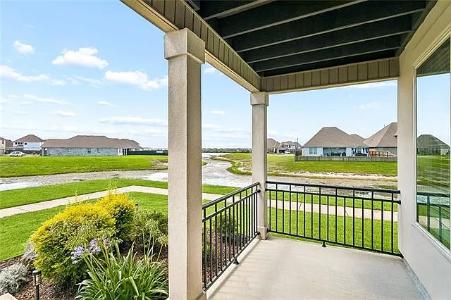 4 bed, 3.0 bath, 2484 sqft, $2,800 — Photo 3