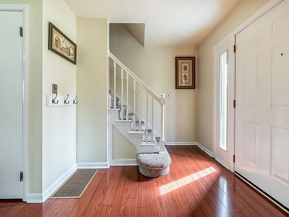 5th image of 2722 Glencairn Dr