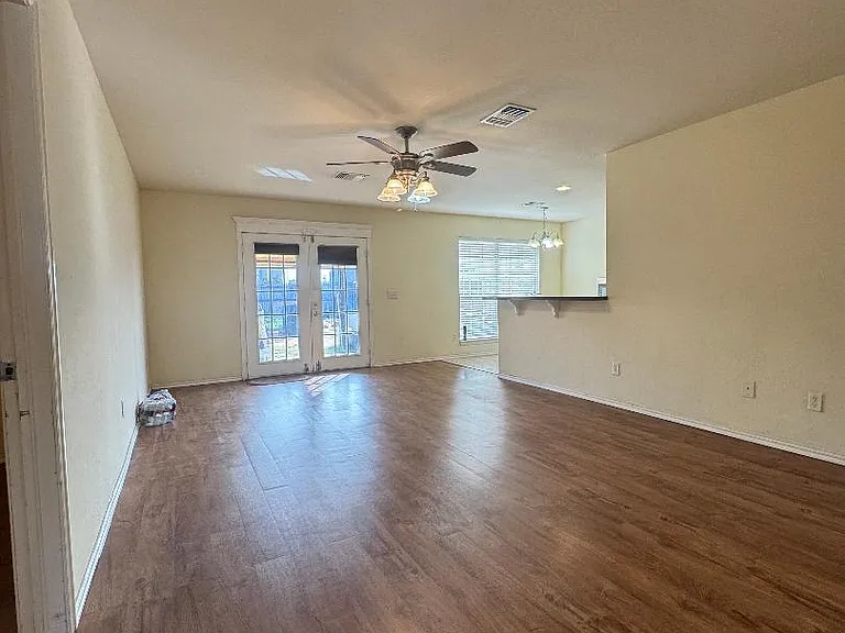 8016 S Klein Ave — Photo 2