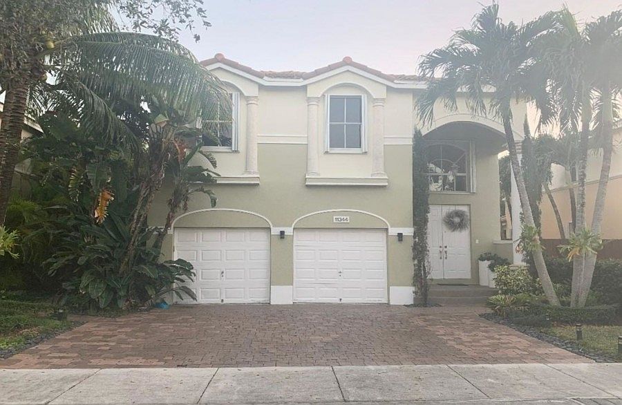 1st image of 11344 NW 46th Ln