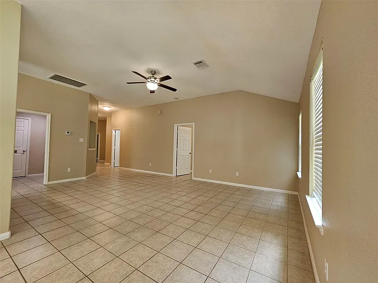 1079 Shadow Glenn Dr — Photo 16