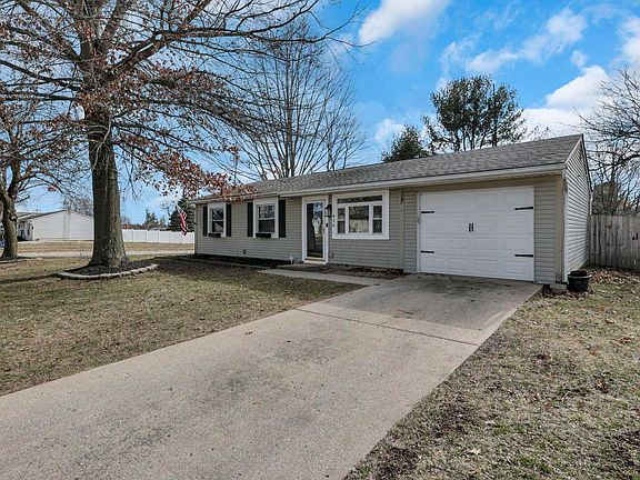 2nd image of 426 Ridgemere Way