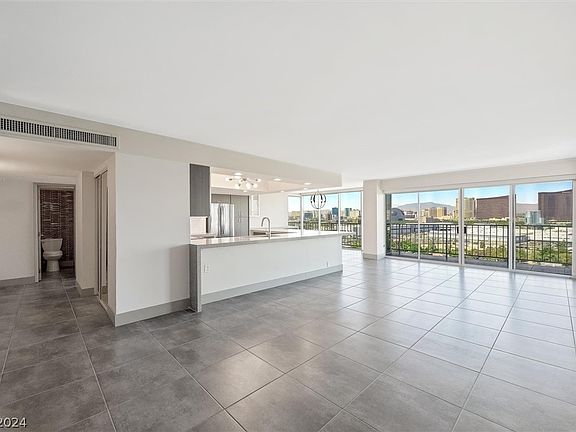 4th image of 3111 Bel Air Dr Unit 24A