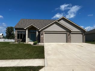 2202 Highlander Dr, Warsaw, IN