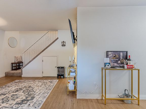 5th image of 2215 Poplar Dr APT 2