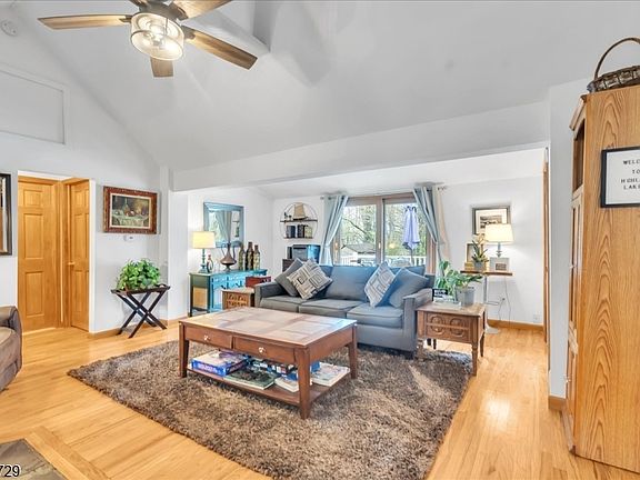 4th image of 109 Grandview Rd