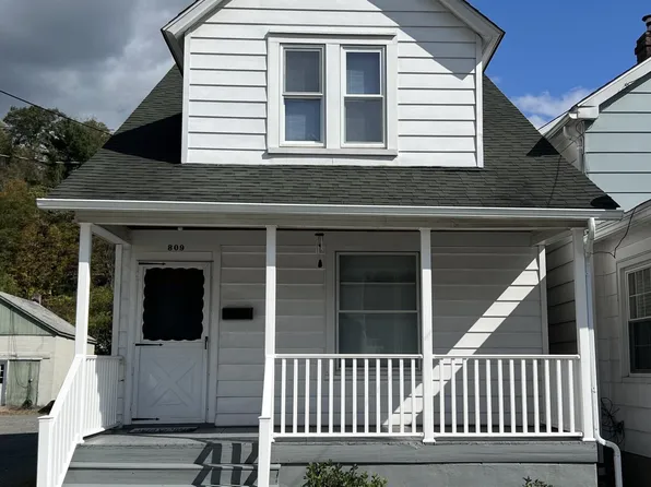 809 Court St, Honesdale, PA 18431