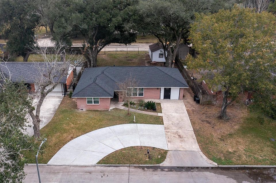 1st image of 1710 Pecan Ln