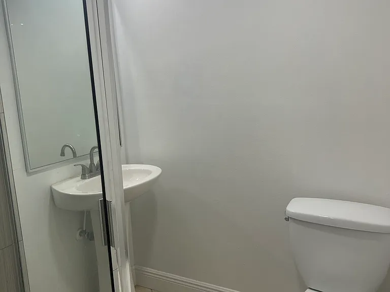 1964 Alamanda Dr #5 — Photo 10