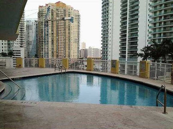 4th image of 170 SE 14th St #3008