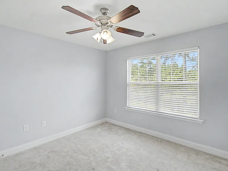 151 Lincoln Way NE — Photo 31