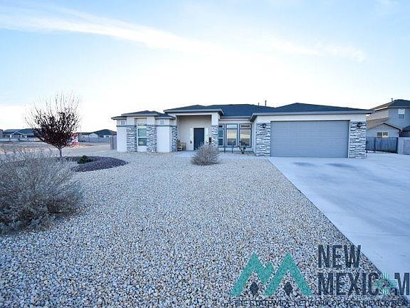 3rd image of 3815 Saguaro Dr