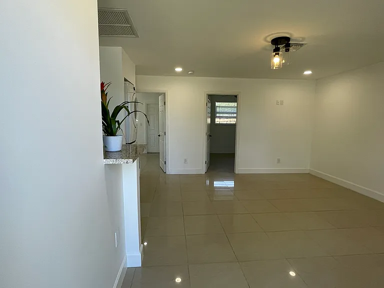 2315 NW 23rd Ln — Photo 5