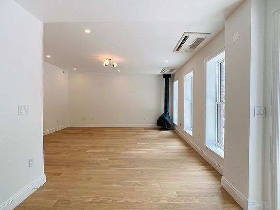 2nd image of 394 Vanderbilt Ave Unit Penthouse