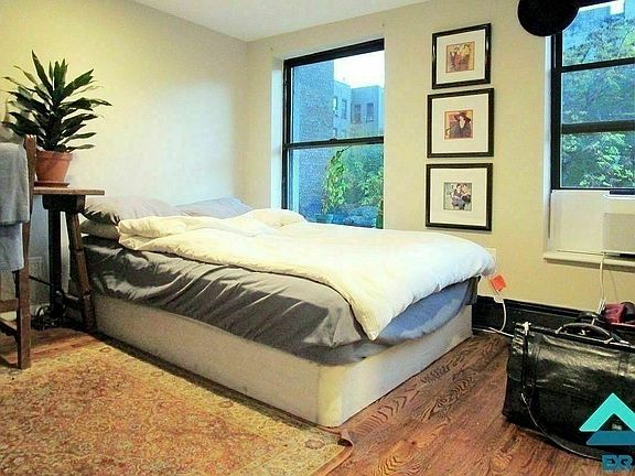 5th image of 236 S 2nd St APT 3
