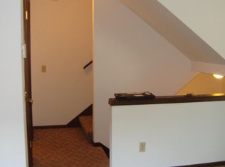 402 Kedzie St APT 4, Madison, WI 53704