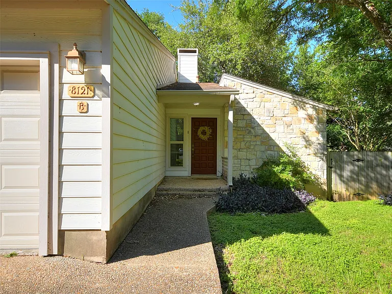 8121 Ceberry Dr #B — Photo 2