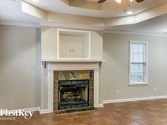 3rd image of 241 Saratoga Ln
