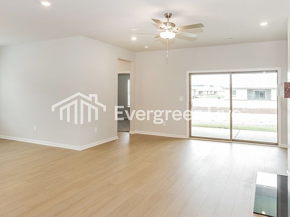 3rd image of 105 Ashby Pond Dr