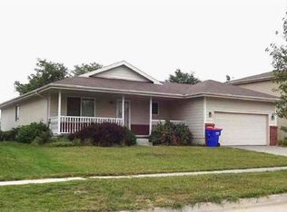 5210 Betty Lou Blvd, Lincoln, NE 68516